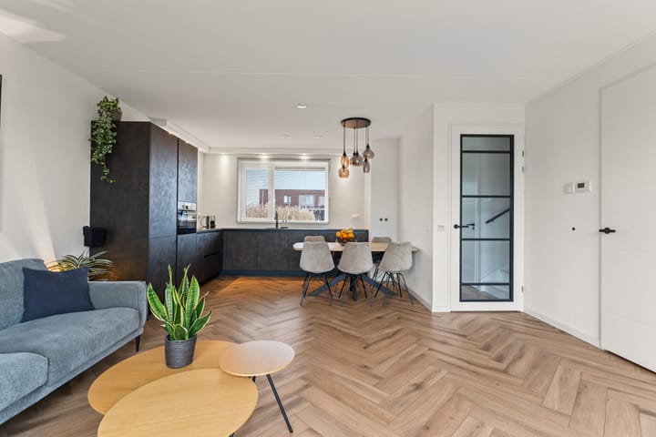 Foto 15 van Michael Faradaystraat 82