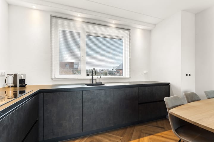 Foto 19 van Michael Faradaystraat 82