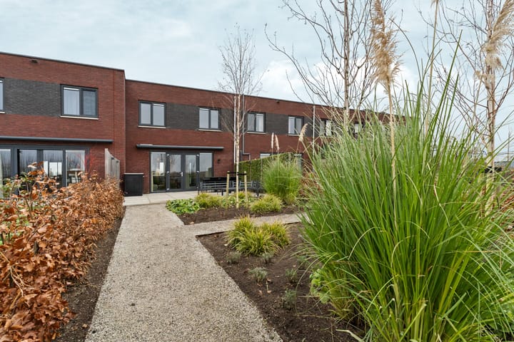 Foto 36 van Michael Faradaystraat 82