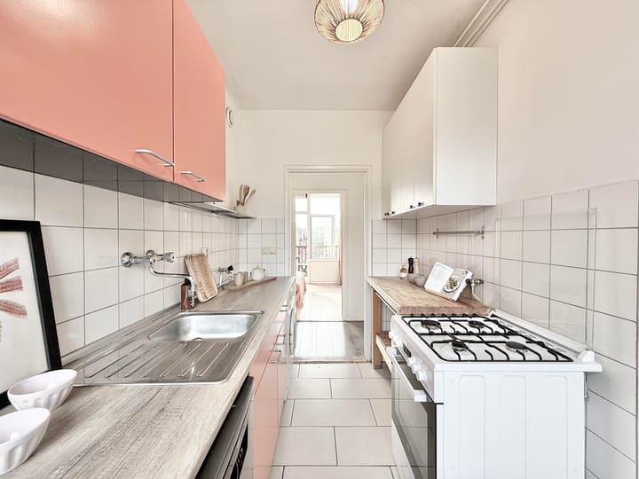 Photo 9 of Van Mourik Broekmanstraat 27-3