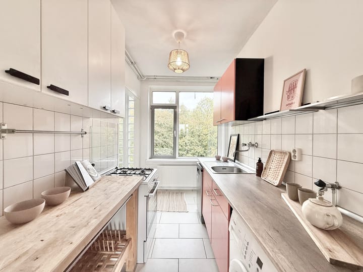 Photo 10 of Van Mourik Broekmanstraat 27-3