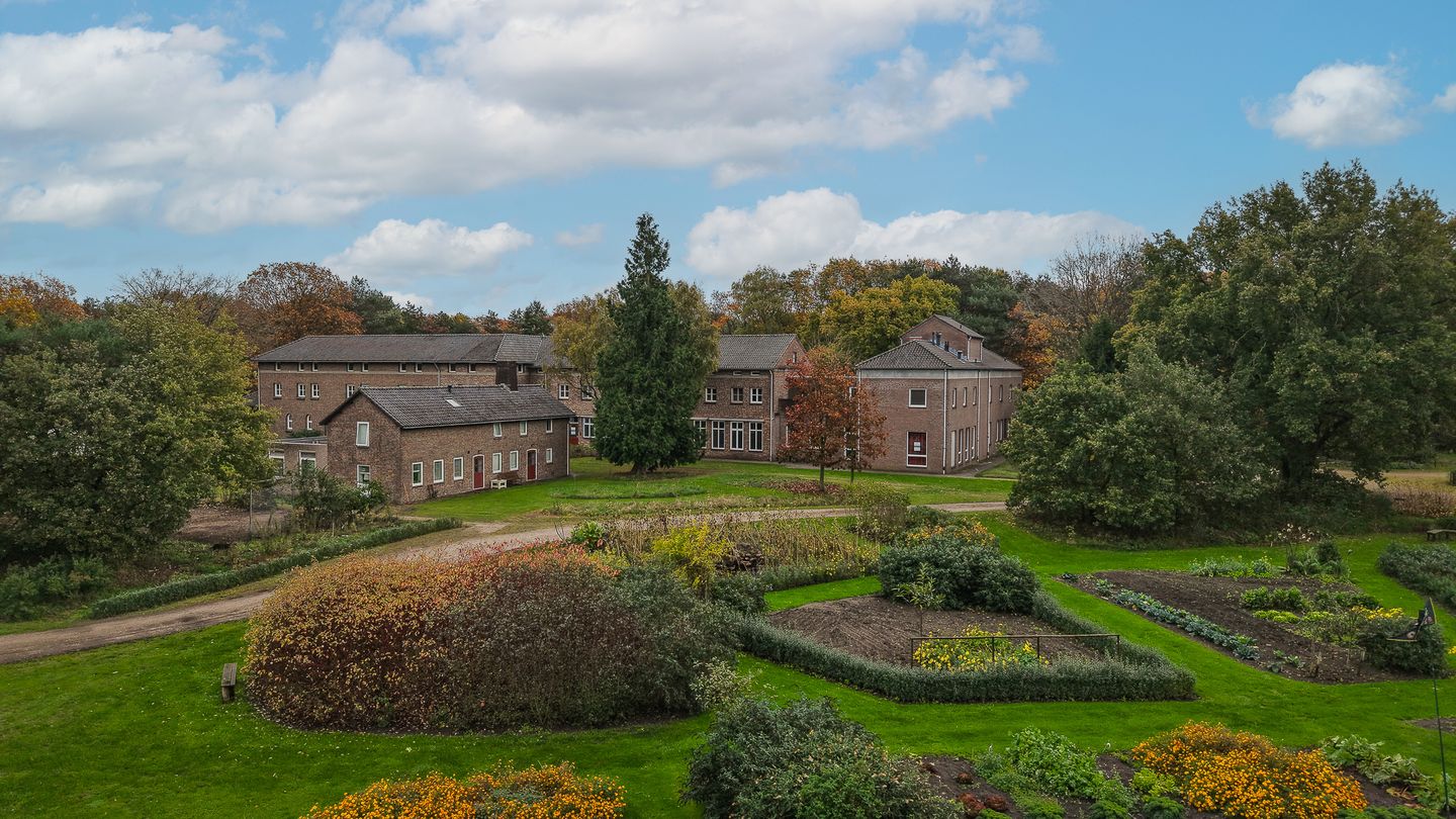 View photo 3 of Benedictuslaan 7