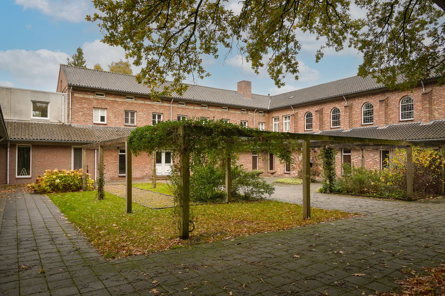 View photo 5 of Benedictuslaan 7