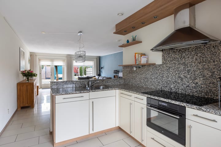 Foto 24 van P.J. Troelstraweg 125