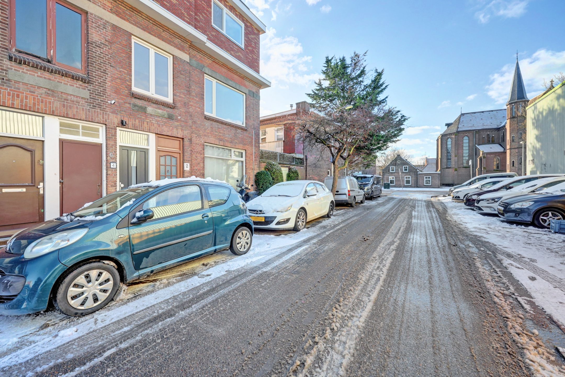 Photo 6 of Burgemeester van der Veldestraat 4