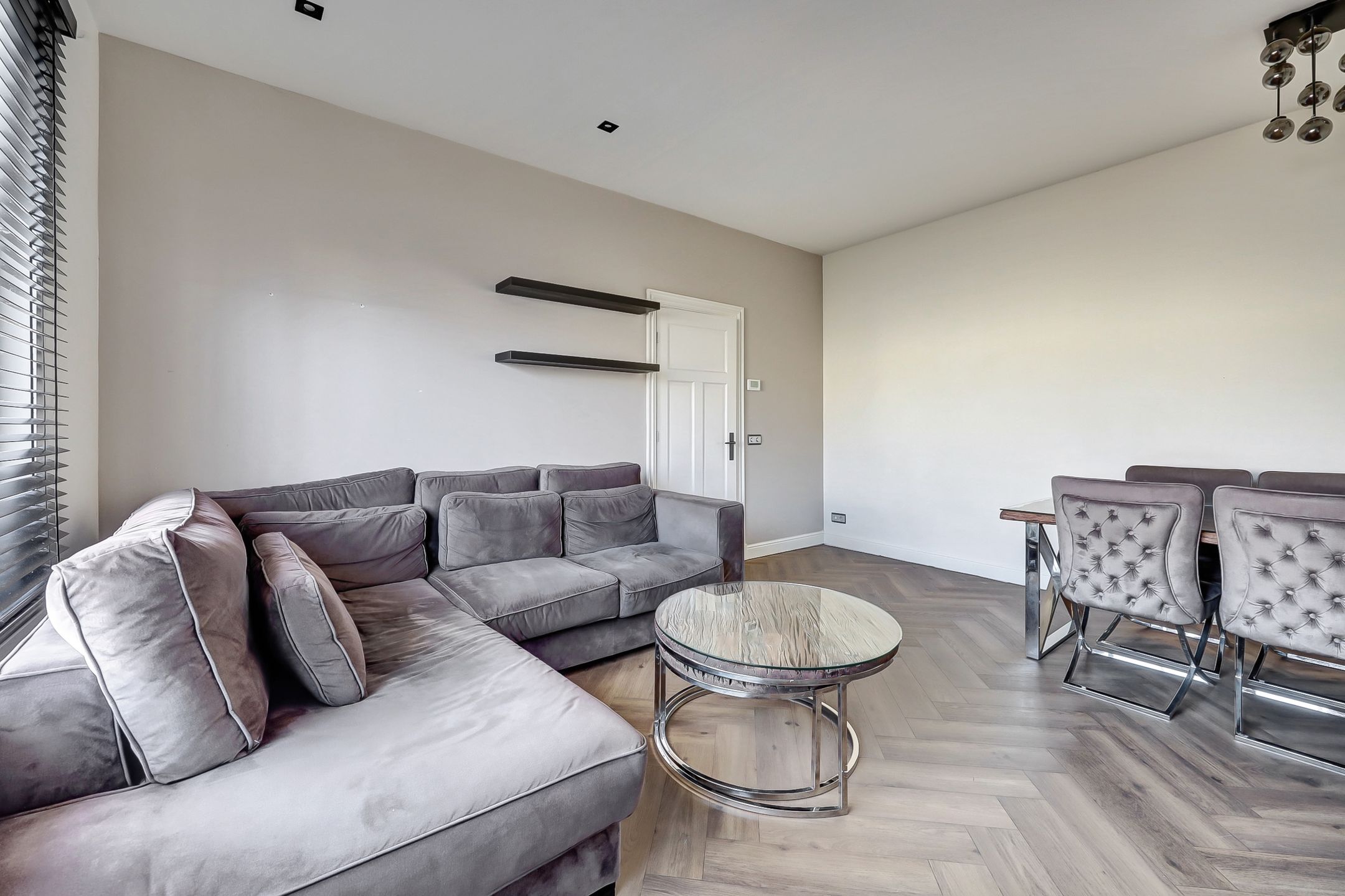 Photo 12 of Burgemeester van der Veldestraat 4