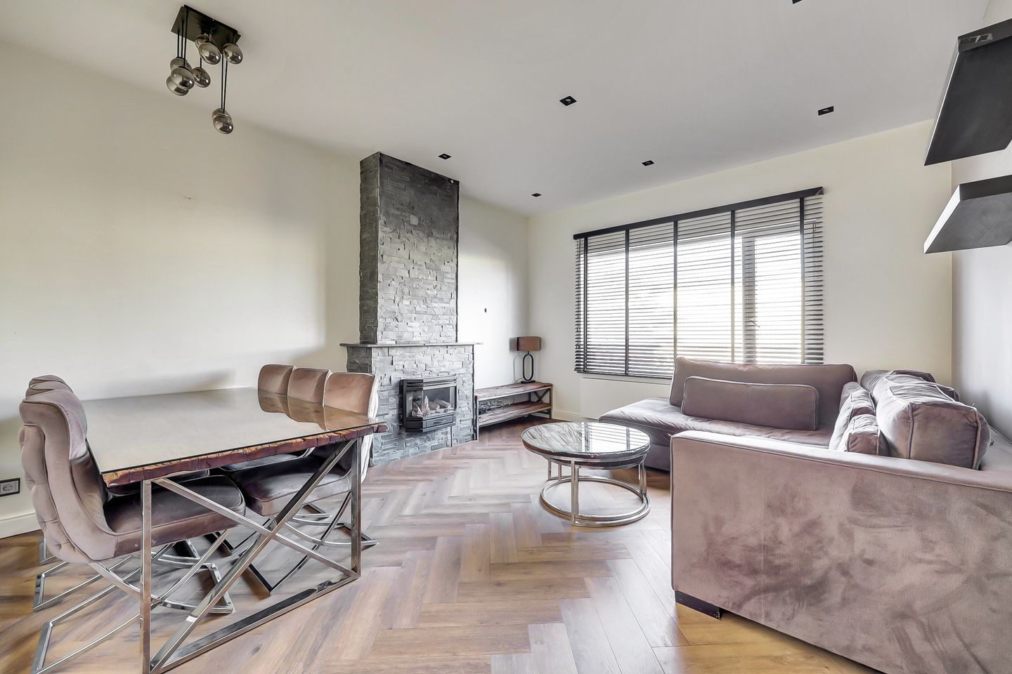 Photo 14 of Burgemeester van der Veldestraat 4