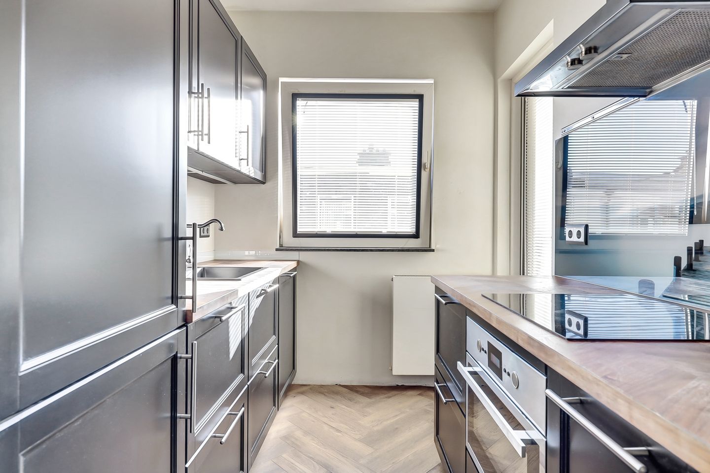 Photo 20 of Burgemeester van der Veldestraat 4