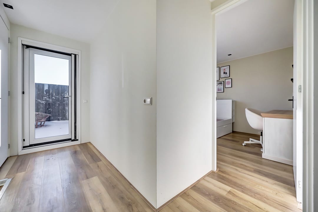 Photo 28 of Burgemeester van der Veldestraat 4