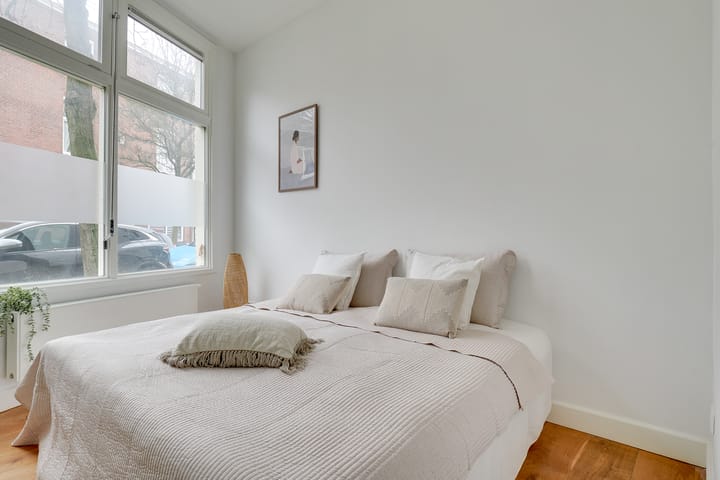 Photo 11 of Johannes Camphuysstraat 47