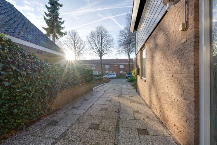 Photo 5 of van Goghstraat 17