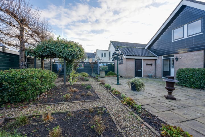 Photo 32 of van Goghstraat 17