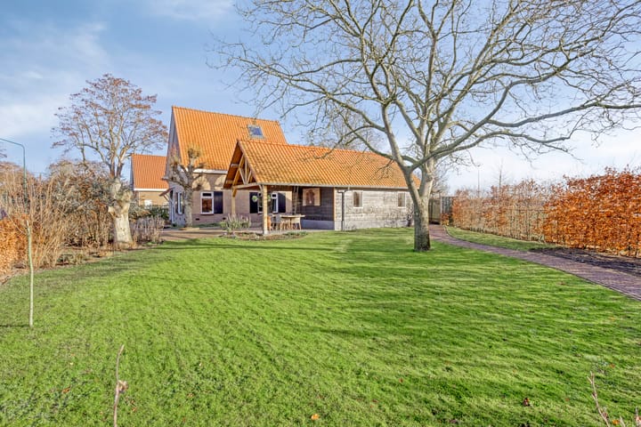 Photo 2 of Dokter Timmerslaan 79