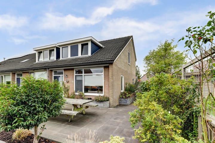 Photo 1 of Molefinne 25