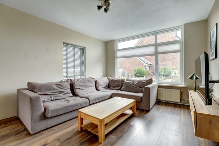 Photo 10 of Molefinne 25