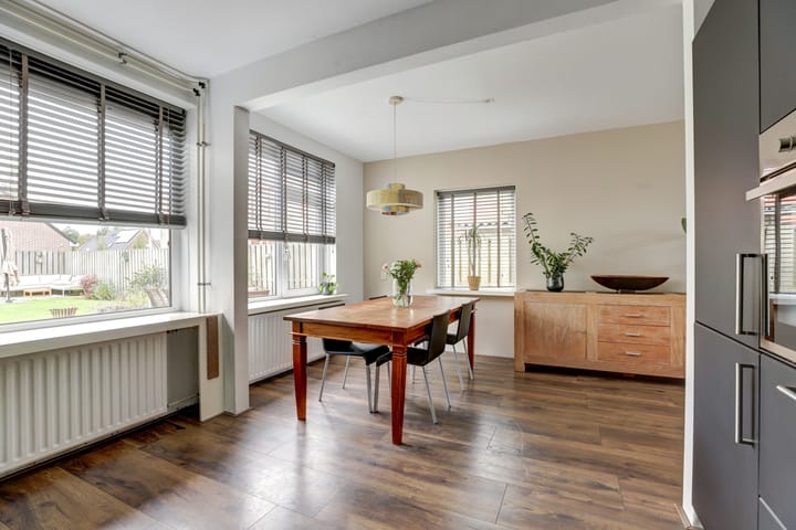 Photo 11 of Molefinne 25