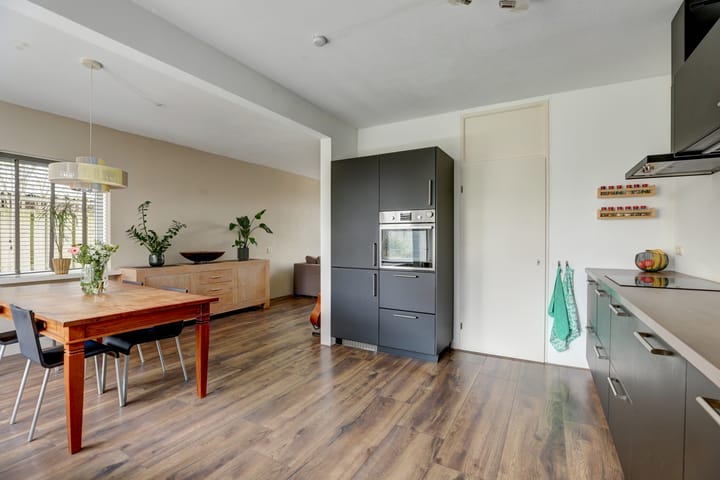 Photo 15 of Molefinne 25