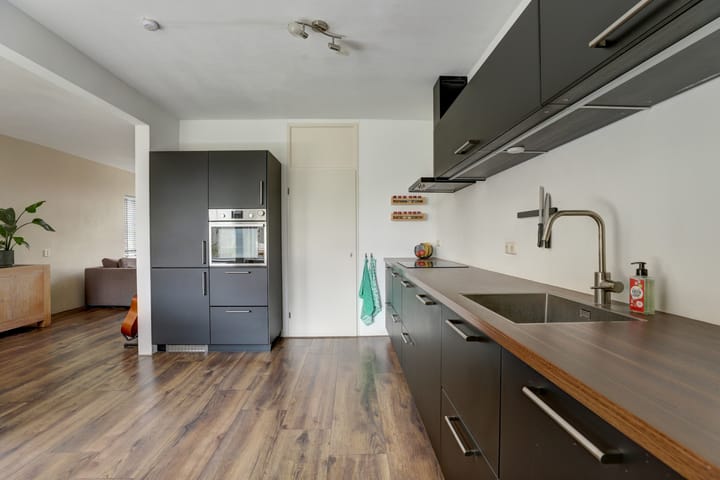 Photo 18 of Molefinne 25