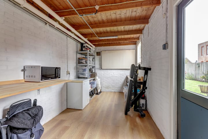 Photo 19 of Molefinne 25