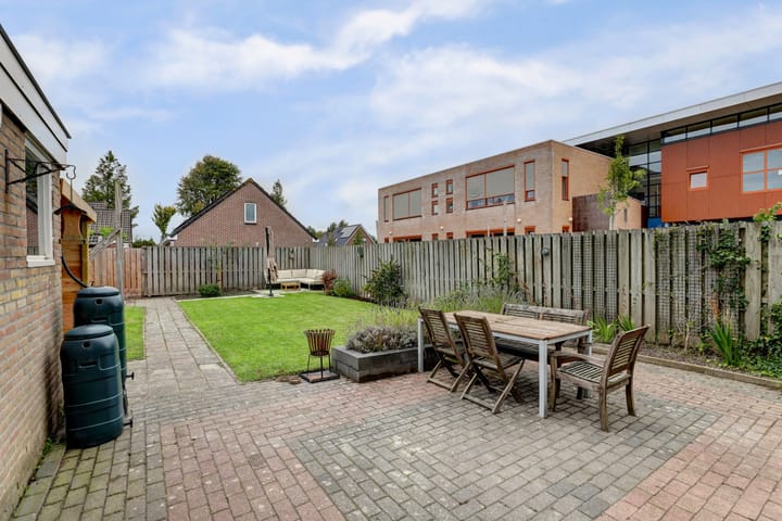 Photo 31 of Molefinne 25