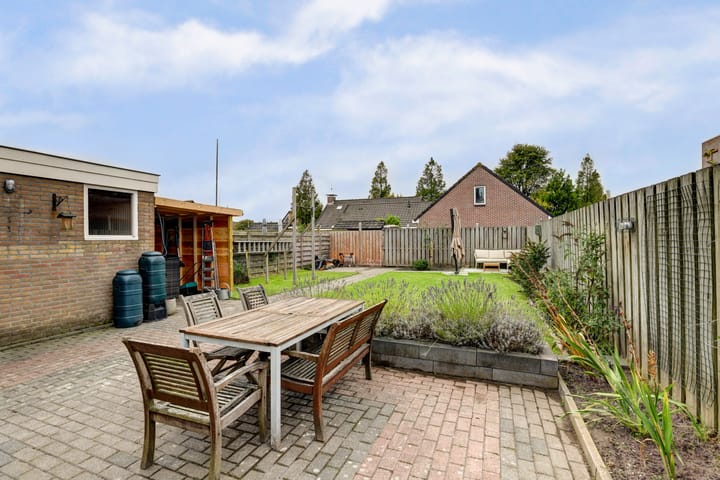 Photo 32 of Molefinne 25