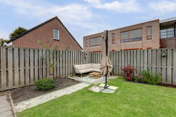 Photo 33 of Molefinne 25