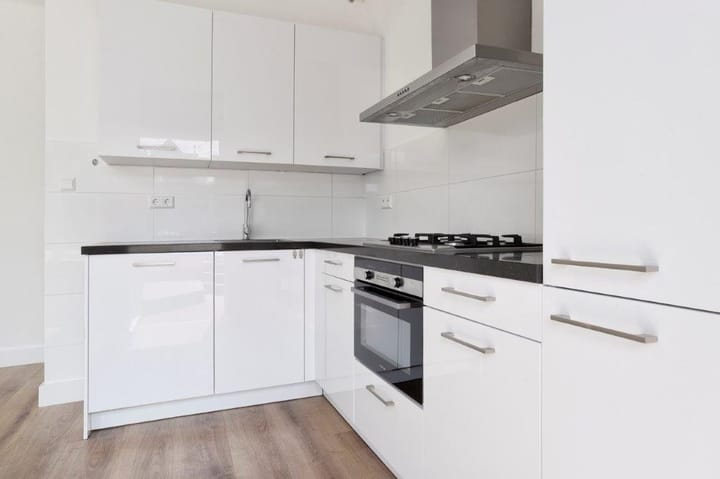 Photo 2 of Denneweg 128-A