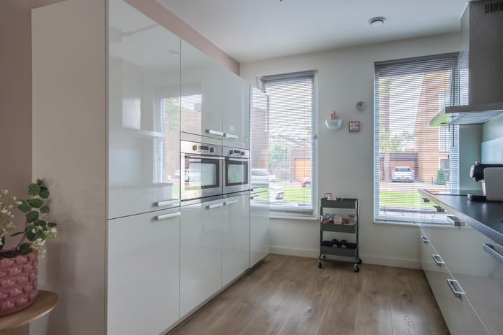 Photo 4 of Burgerwaard 63