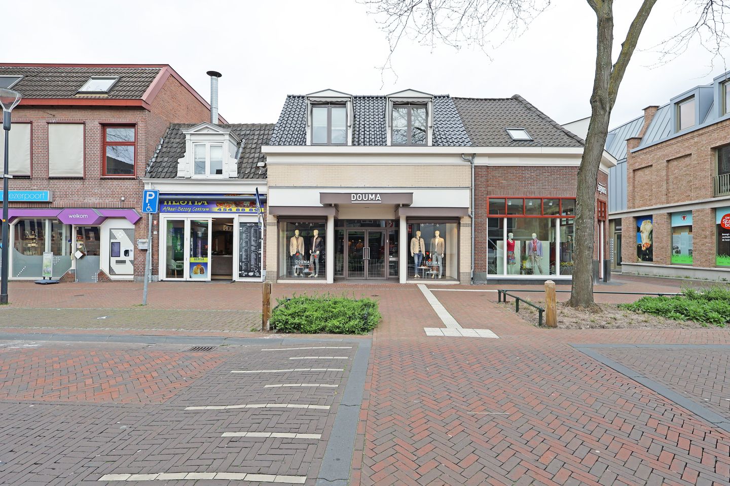 Bekijk foto 2 van Thomas a Kempisstraat 41