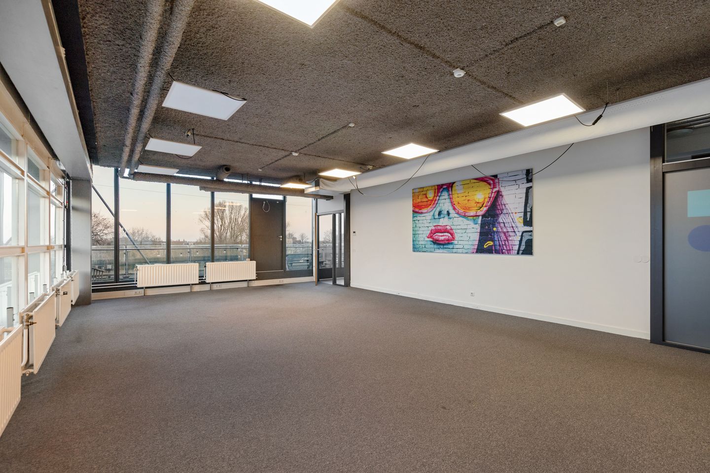 Bekijk foto 2 van Kennemerplein 6