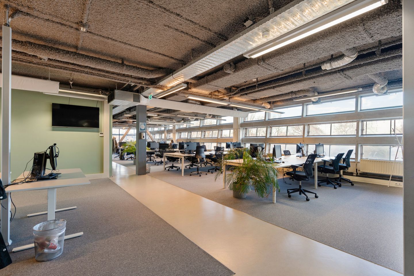 Bekijk foto 3 van Kennemerplein 6