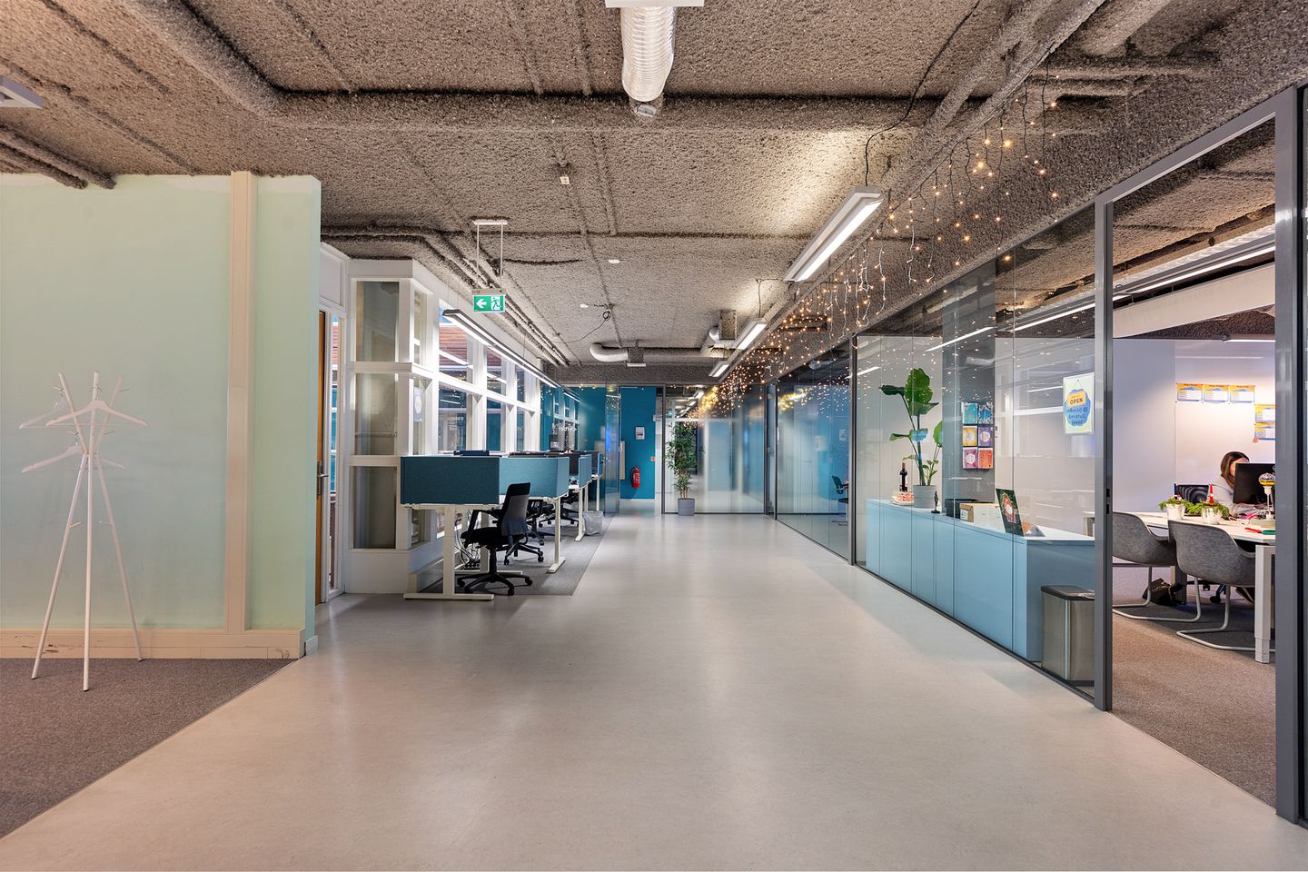 Bekijk foto 4 van Kennemerplein 6