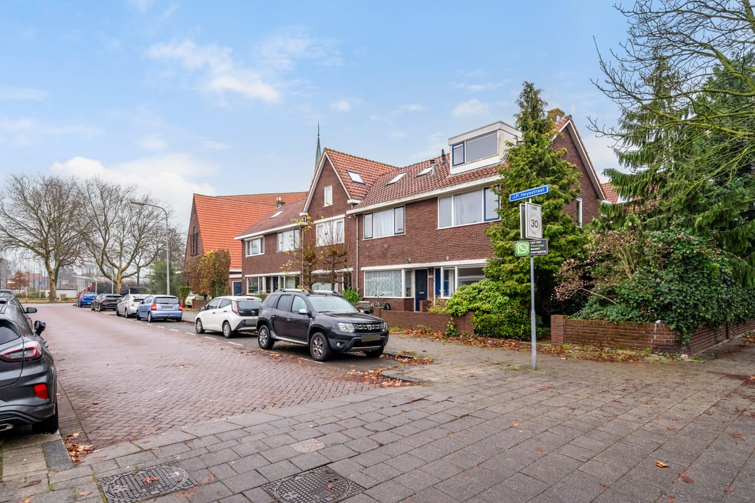 Photo 26 of J.P. Heyestraat 9