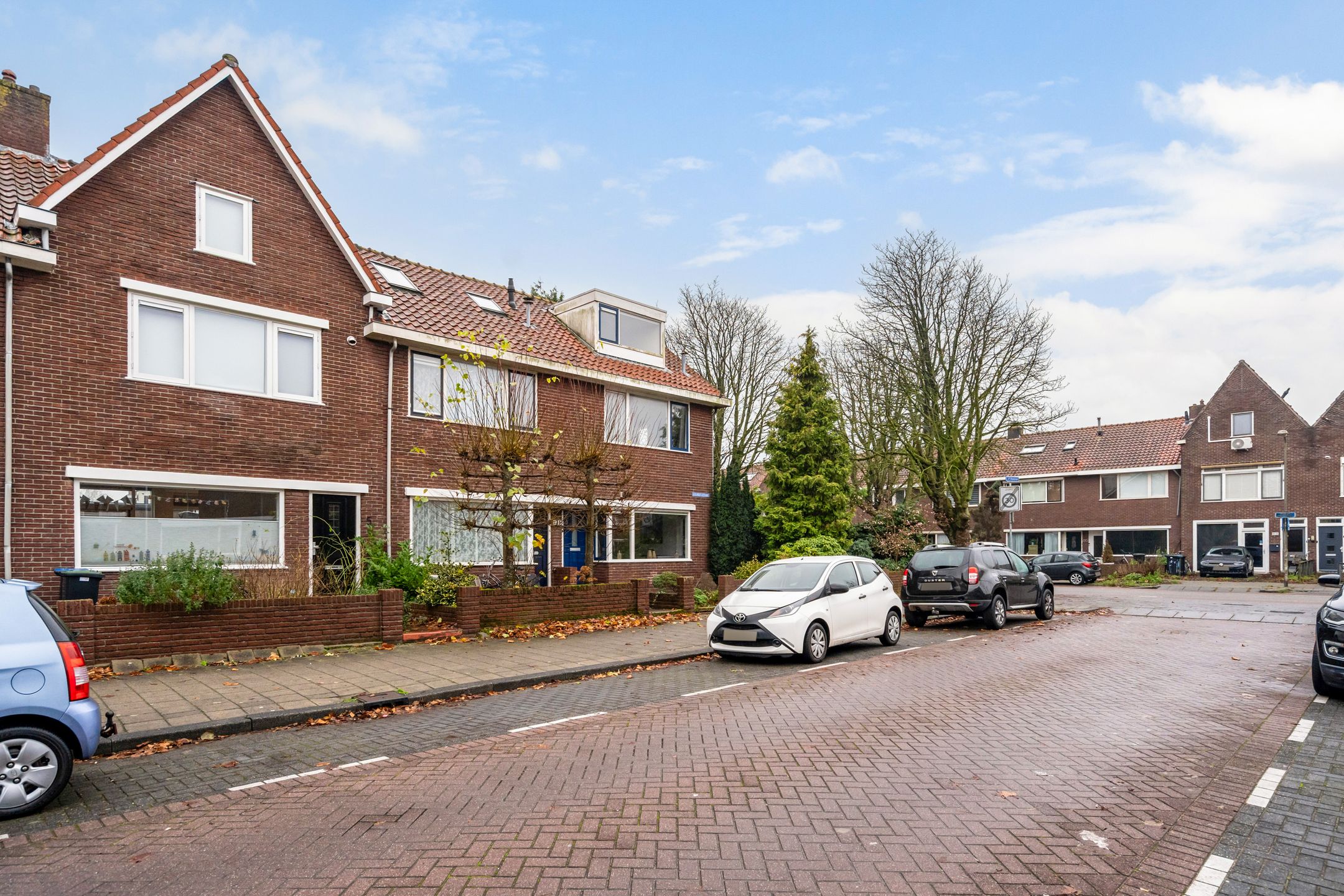 Photo 27 of J.P. Heyestraat 9