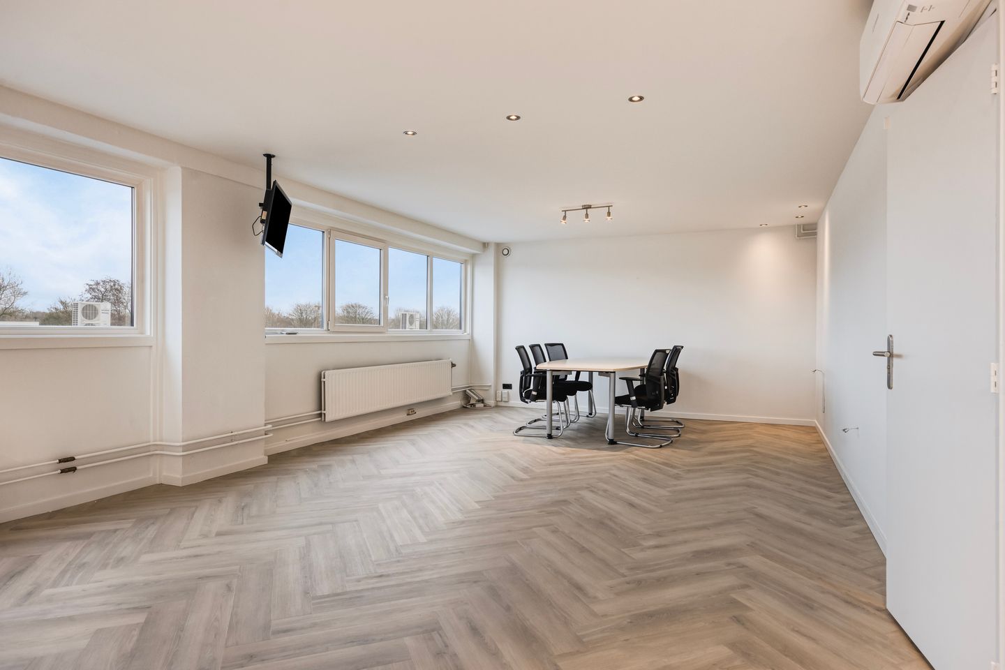 View photo 4 of Spaarneweg 18