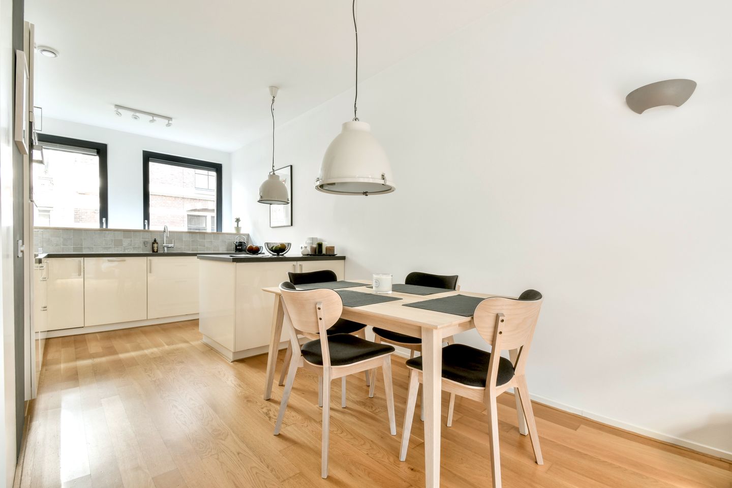 Photo 5 of Rozenstraat 202