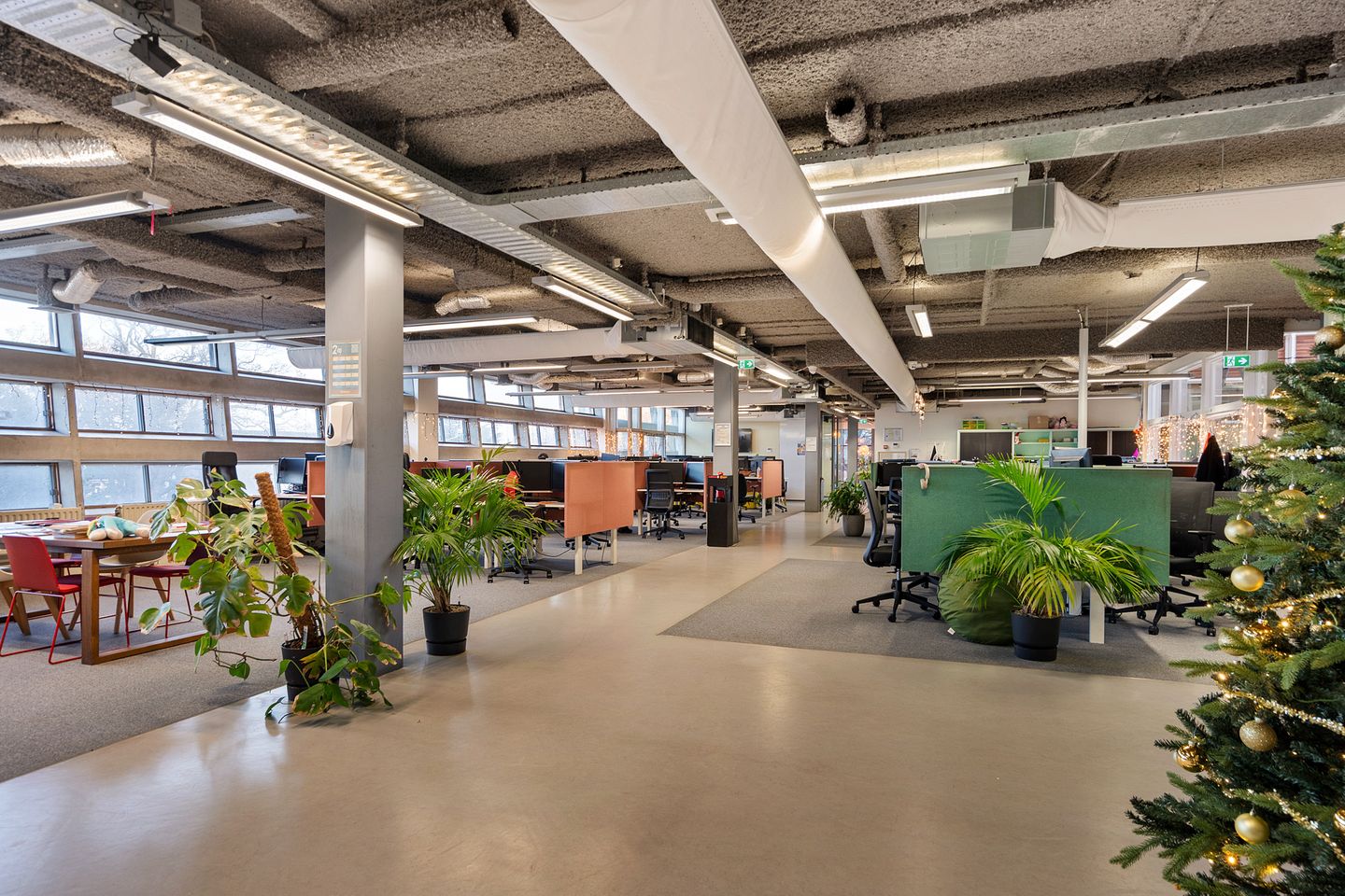 Bekijk foto 1 van Kennemerplein 6