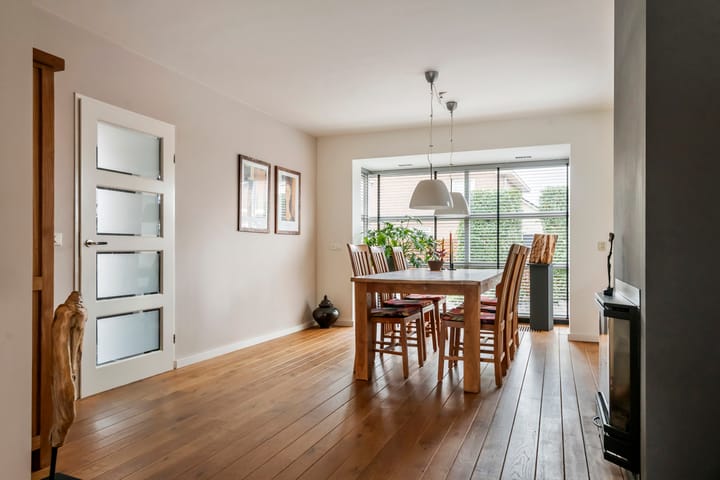 Photo 12 of Morelstraat 3