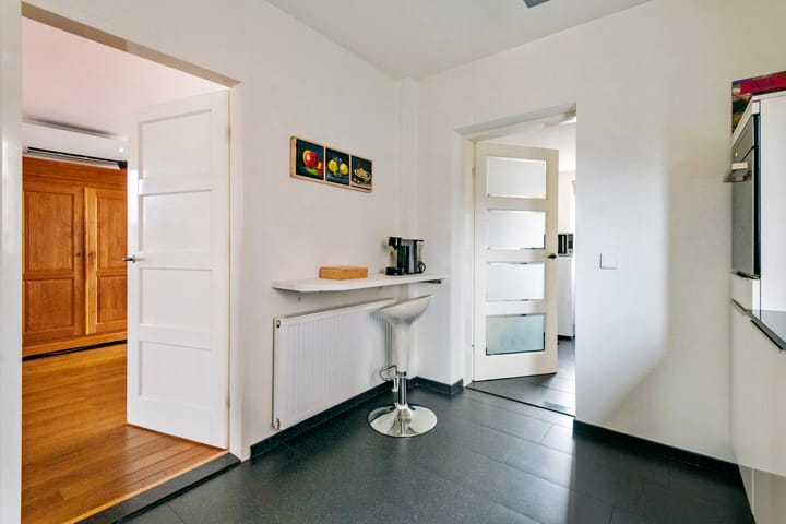 Photo 15 of Morelstraat 3