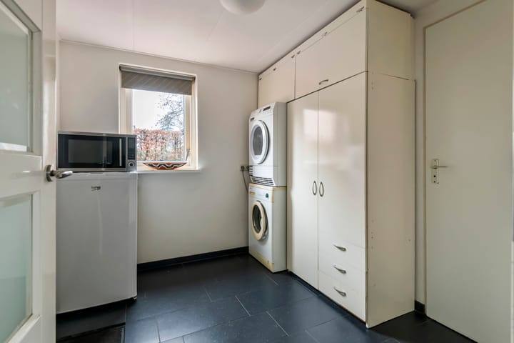 Photo 16 of Morelstraat 3