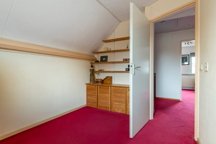 Photo 28 of Morelstraat 3