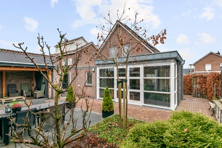 Photo 2 of Morelstraat 3