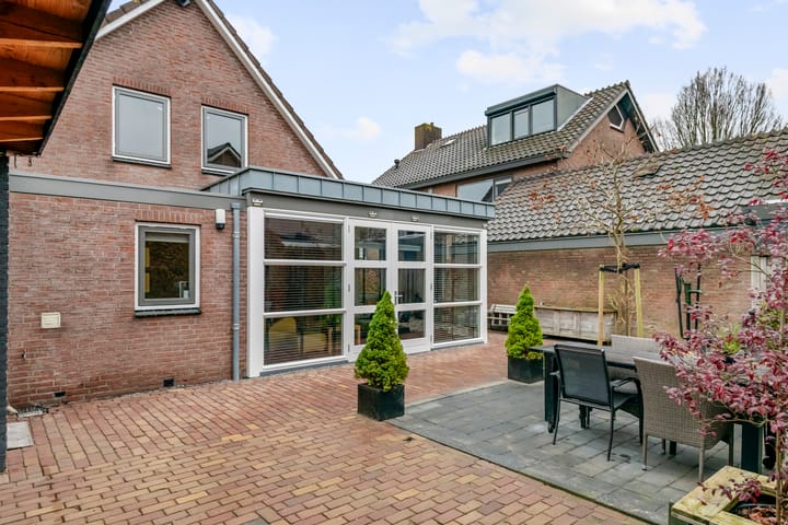 Photo 33 of Morelstraat 3