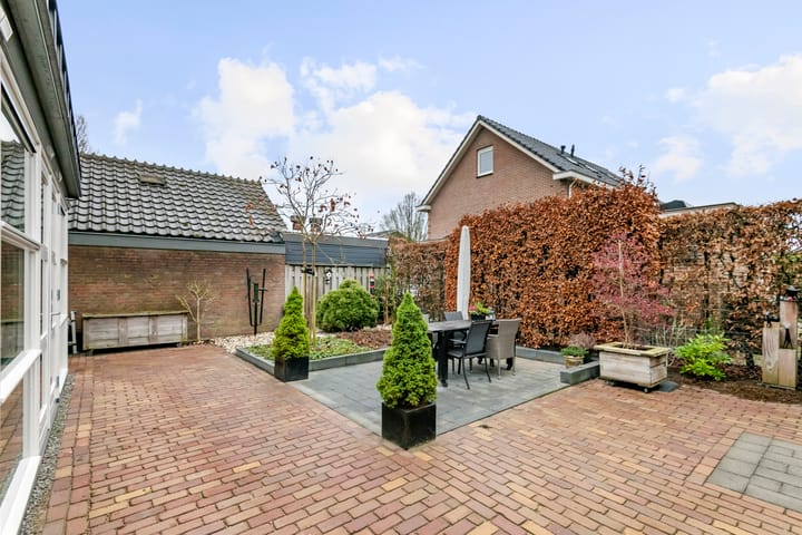 Photo 34 of Morelstraat 3