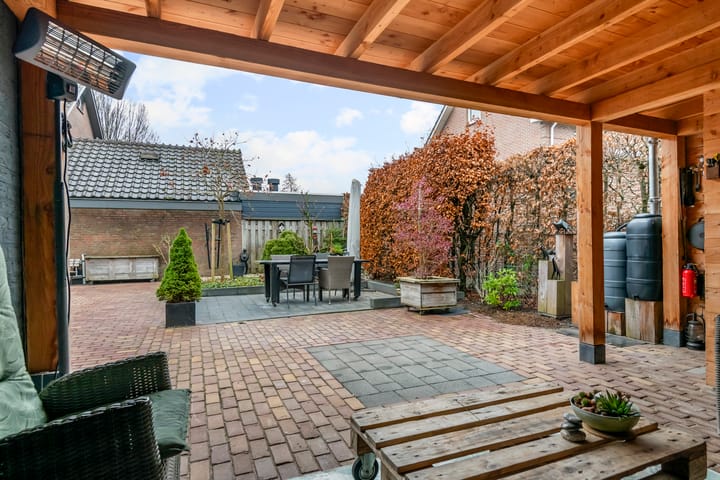 Photo 35 of Morelstraat 3