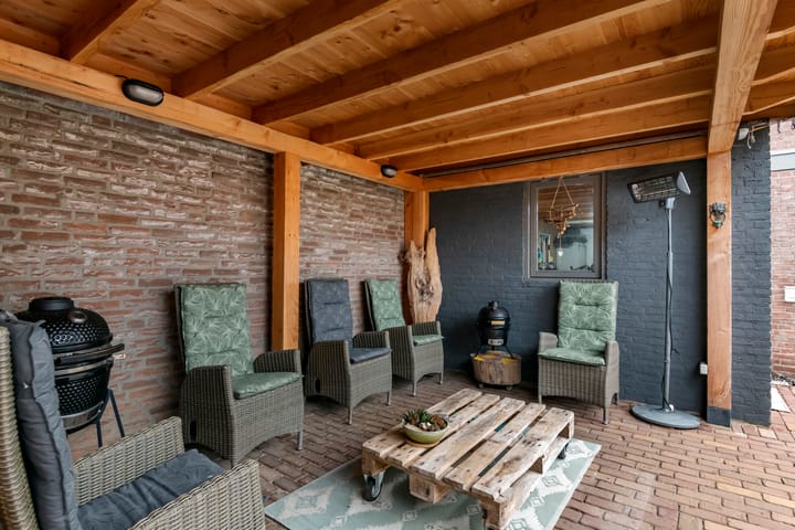 Photo 36 of Morelstraat 3