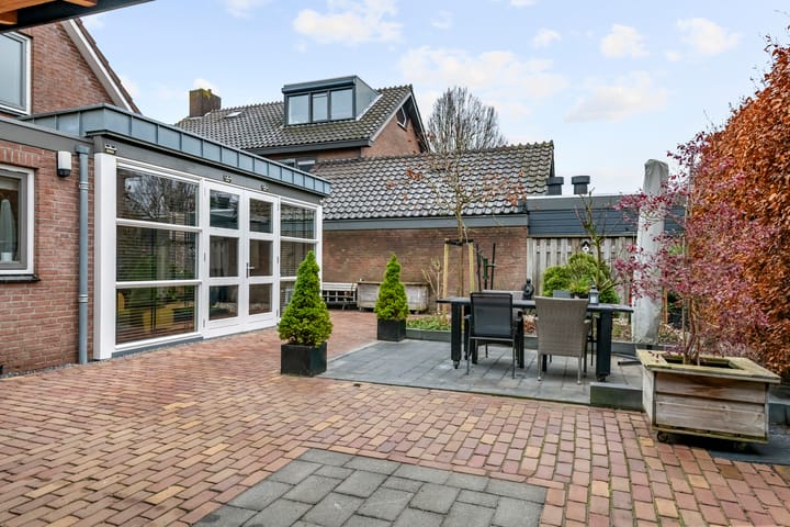 Photo 37 of Morelstraat 3