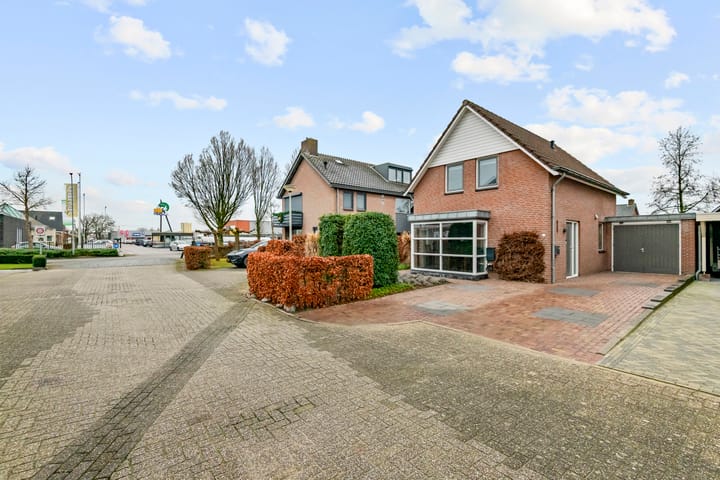 Photo 45 of Morelstraat 3