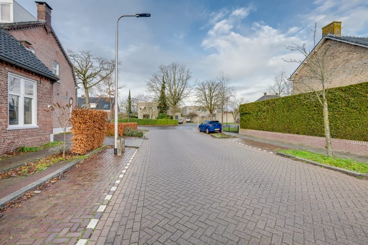 Photo 2 of Boomgaardstraat 1-A