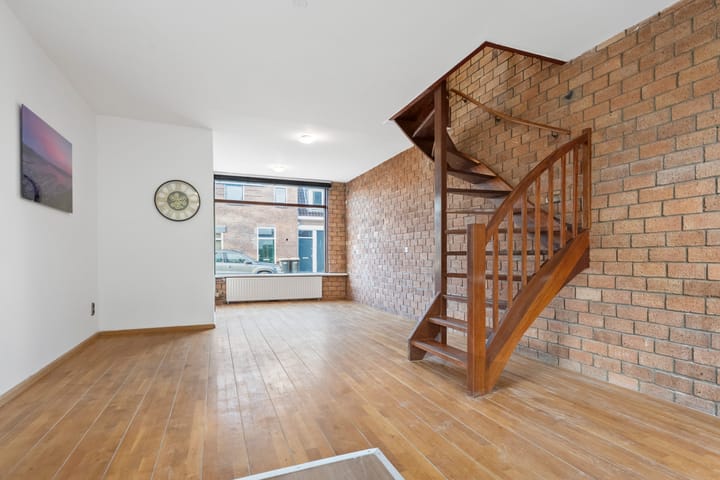 Photo 2 of Casembrootstraat 39